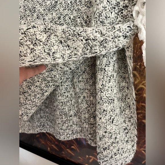 ASTR Marbled Oversized Knit Sweater with Cutout Balloon Sleeves - Picture 9 of 10